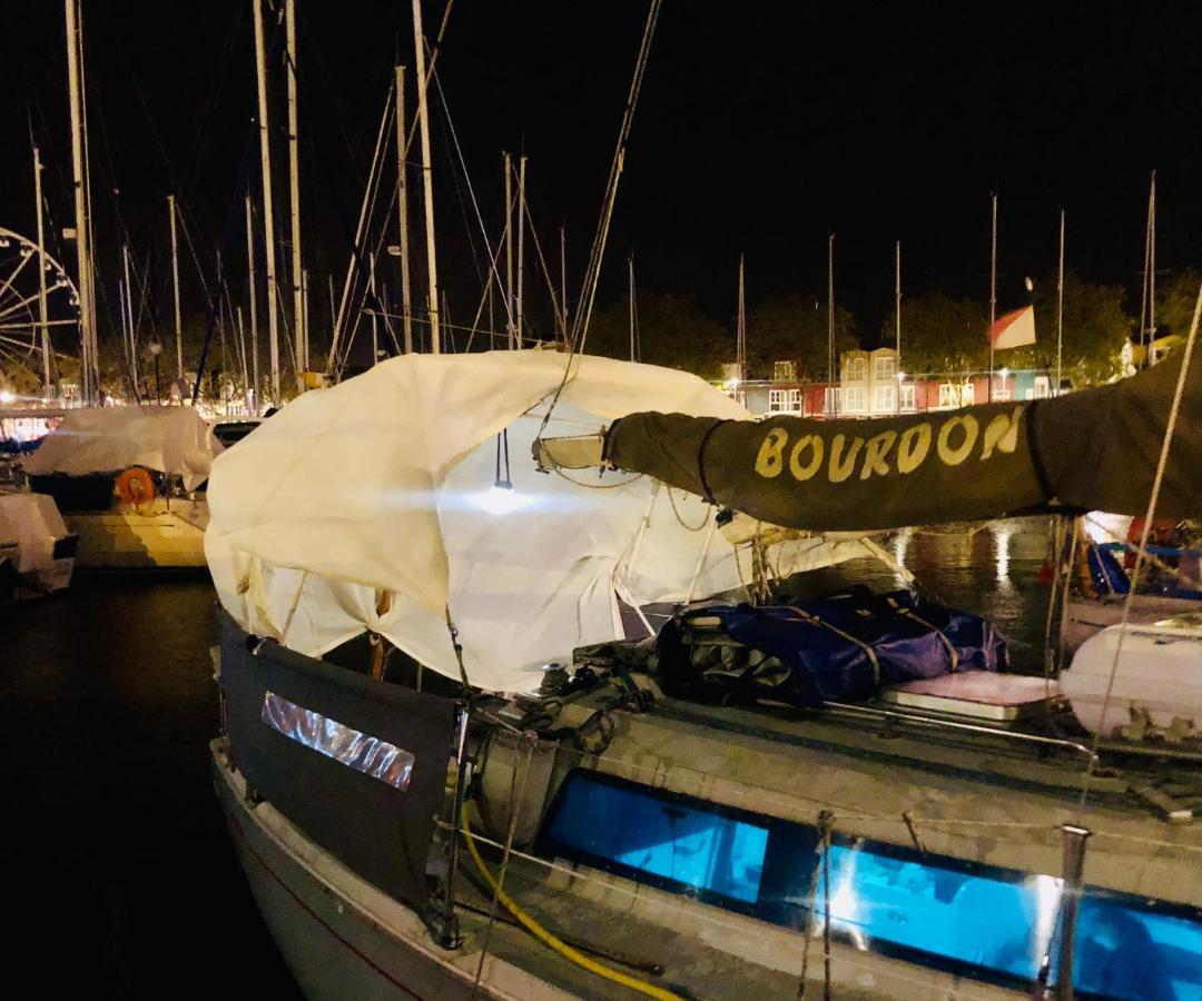 Nuit Insolite Sur Un Voilier Au Coeur De La Rochelle La Rochelle  Exterior photo